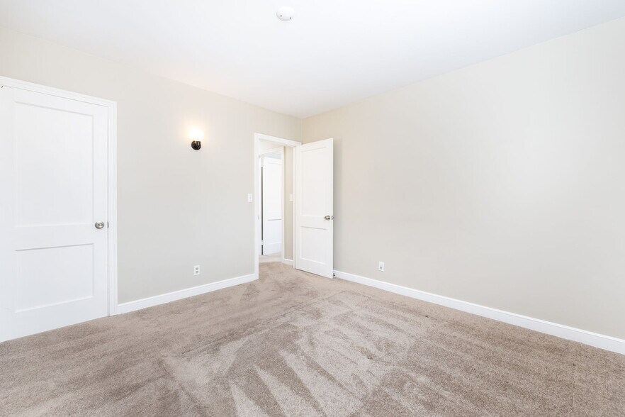 Building Photo - 192 Spring St