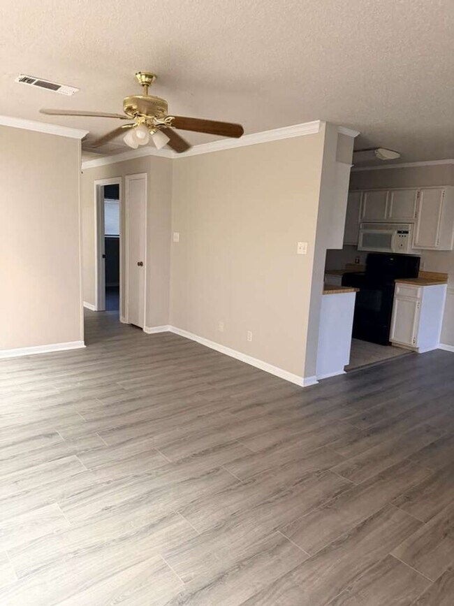 Building Photo - 9252 Glen Meadow Ln