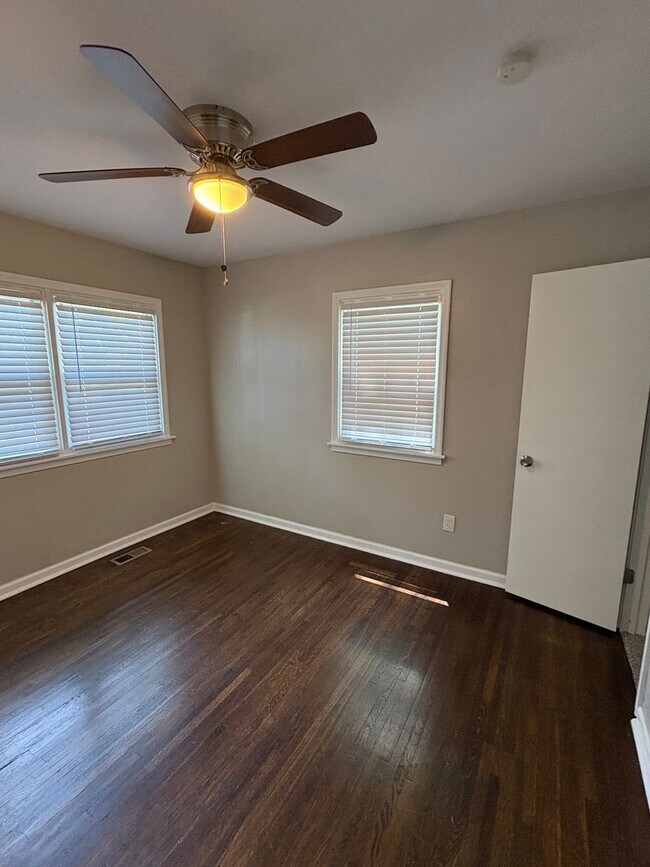 Building Photo - Well-Located 3 Bed, 1 Bath Home in Convenient Independence Neighborhood