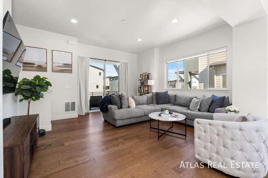 Building Photo - 7856 W 43rd Pl