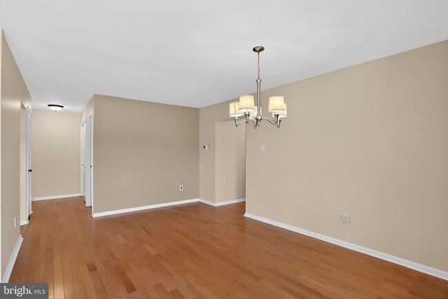 Building Photo - 215 Haddonfield Cmns