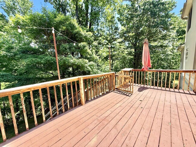 Building Photo - 309 Bullrun Valley Dr