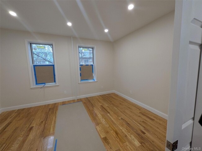 Building Photo - 104-55 42nd Ave