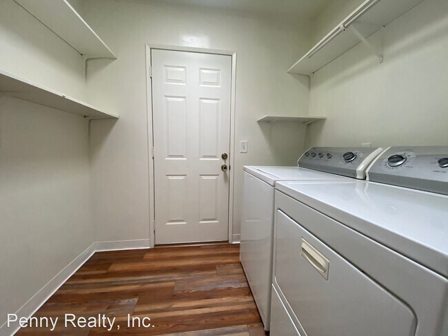 Building Photo - 2 br, 2 bath House - 828 Avalon Ct.