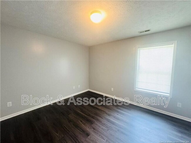 Building Photo - 233 Bahia Ln