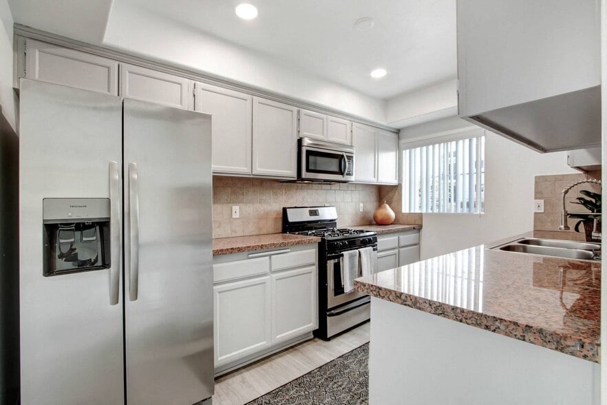 Building Photo - Wilcox Luxury Apartments