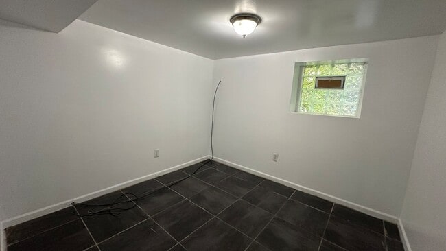 Building Photo - 5830 N Artesian Ave