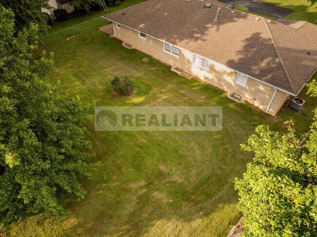 Building Photo - 517 N 3rd St