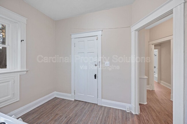 Building Photo - 816 Windham Ave