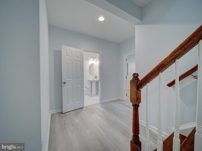 Building Photo - 43320 Barnstead Dr