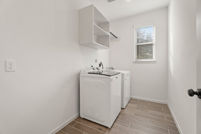 Building Photo - 4918 Morrison Dr