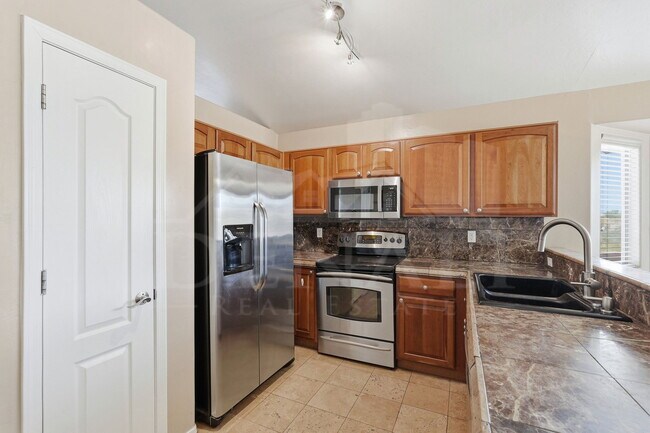 Building Photo - 2339 W Dillon Rd