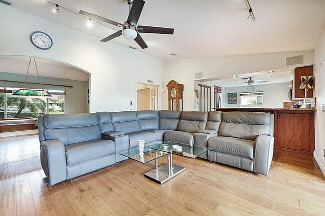 Building Photo - 4422 Brandywine Dr