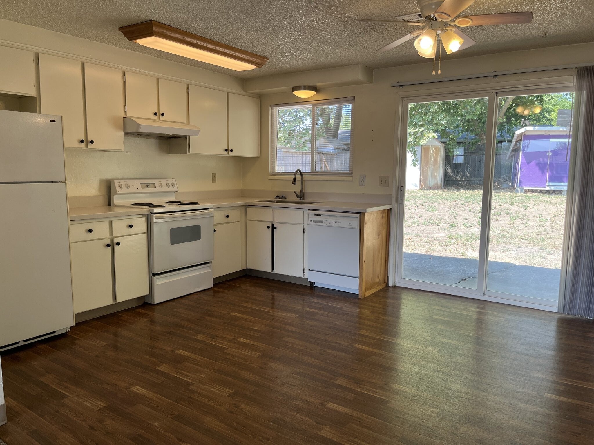 Building Photo - 3101 Juanipero Way