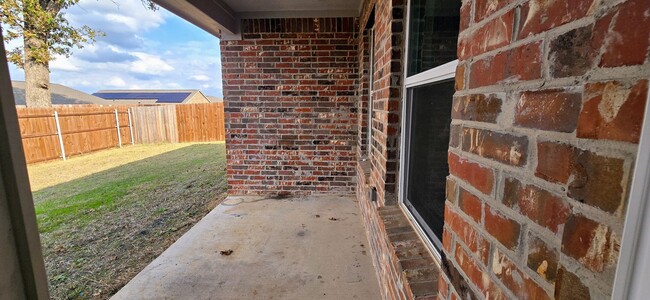 Building Photo - Springtown Rental!