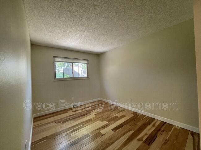Building Photo - 8741 W 89th Pl