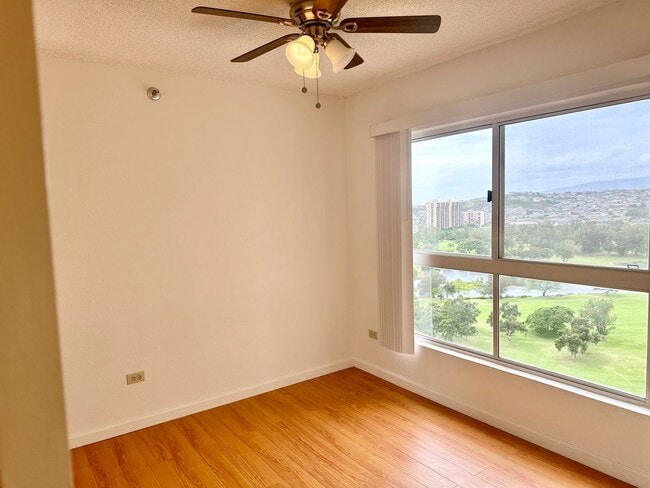 Building Photo - Golf course and Ocean Views  from this 3 bedroom 2 bath condo!