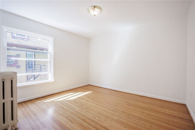 Building Photo - 257 Averill Ave