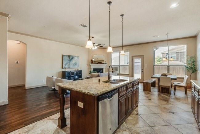 Building Photo - 929 Lake Meadow Ln