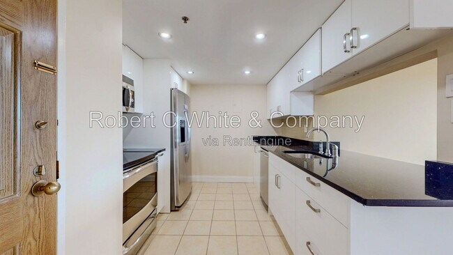Building Photo - 127 Greyrock Pl