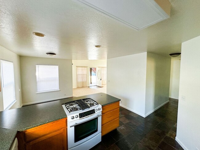 Building Photo - Two Story Custom Home in Arcata!