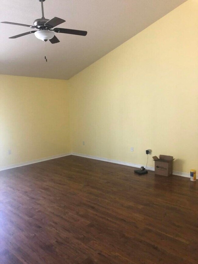 Building Photo - 9114 Timber Ln