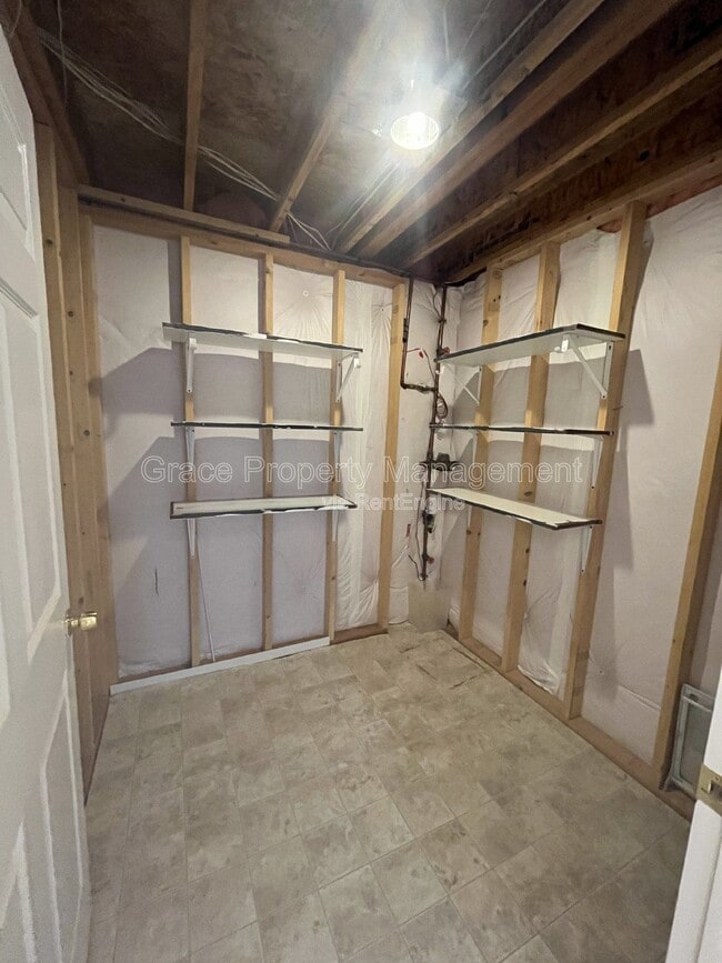 Building Photo - 5337 S Killarney St