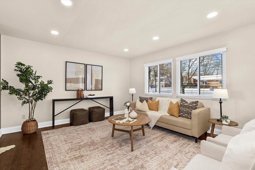 Building Photo - 10747 Evening Wind Ct