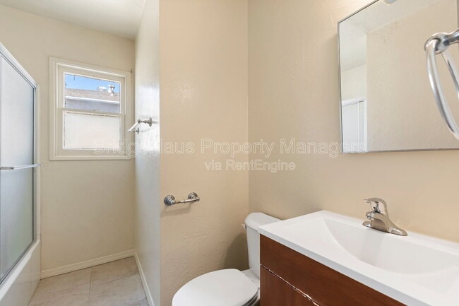 Building Photo - 5625 Gables St