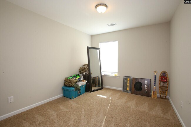 Building Photo - 649 Teaberry Dr