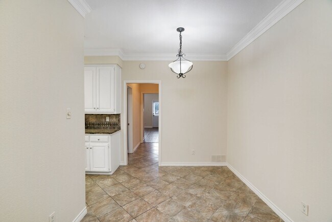 Building Photo - 2208 Indian Trail