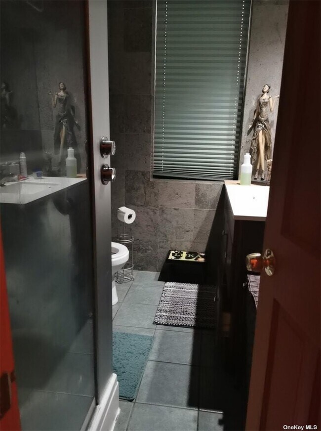 Building Photo - 90 Main St