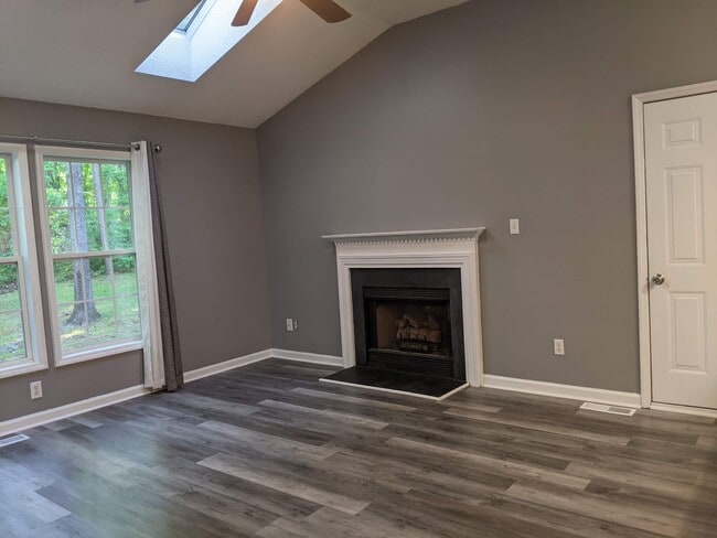 Building Photo - 408 Patriot Pl