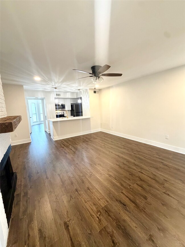 Building Photo - 18617 Egret Bay Blvd