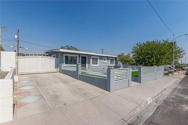 Building Photo - 1028 Nassau Dr