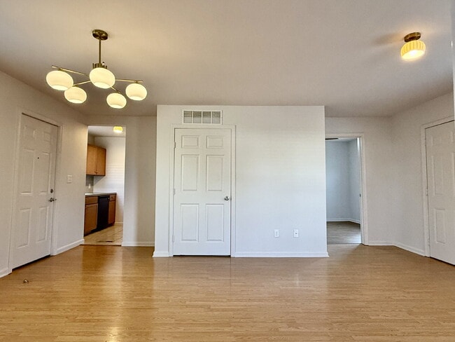 Building Photo - 2 Bed, 2 Bath Pre-Leasing 2026! Will Hold till 5/15/2026!
