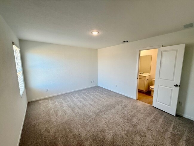 Building Photo - BRAND NEW 3 Bedroom, 2 Bathroom home on a corner lot in New Braunfels!