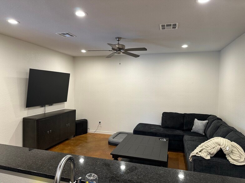 Building Photo - 3309 S 3rd St