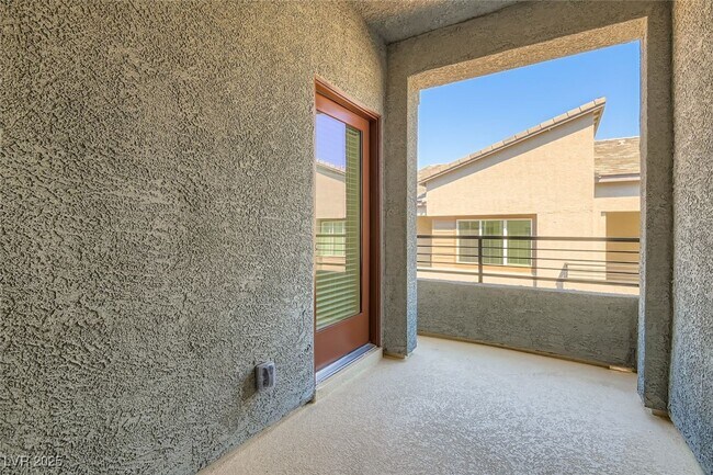 Building Photo - 1554 Maria Xing Ave