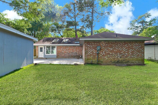 Building Photo - 23118 Whispering Willow Dr