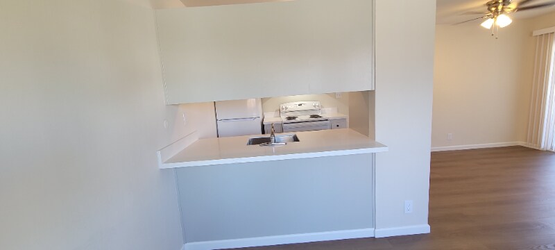 Building Photo - 1830 10th Ave