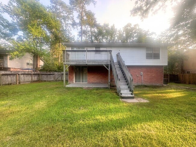 Building Photo - 2222 Riverford Dr