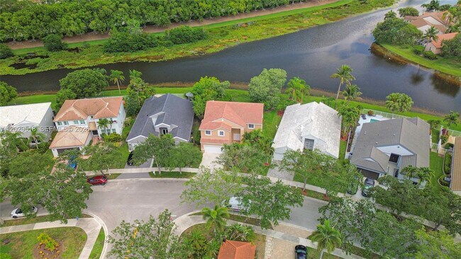 Building Photo - 1140 Cedar Falls Dr
