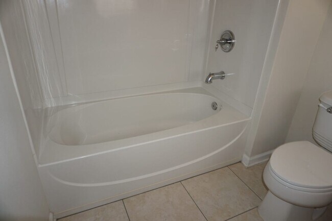 Building Photo - 2 Bedroom 2 Bathroom 55+ Community