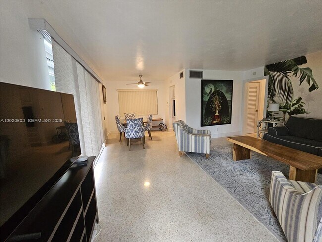 Building Photo - 4512 Sea Grape Dr
