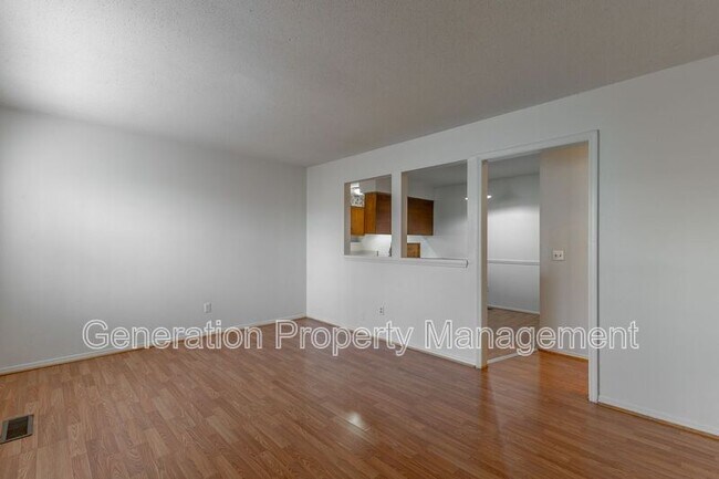 Building Photo - 17 Knollwood Dr