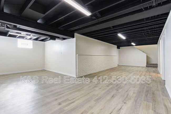 Building Photo - 1020 Grove St