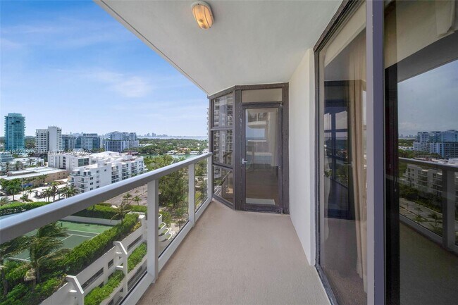 Building Photo - 6423 Collins Ave