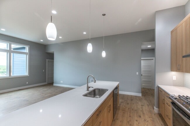 Building Photo - Beautiful 4bed 2bath home on Military Hill!