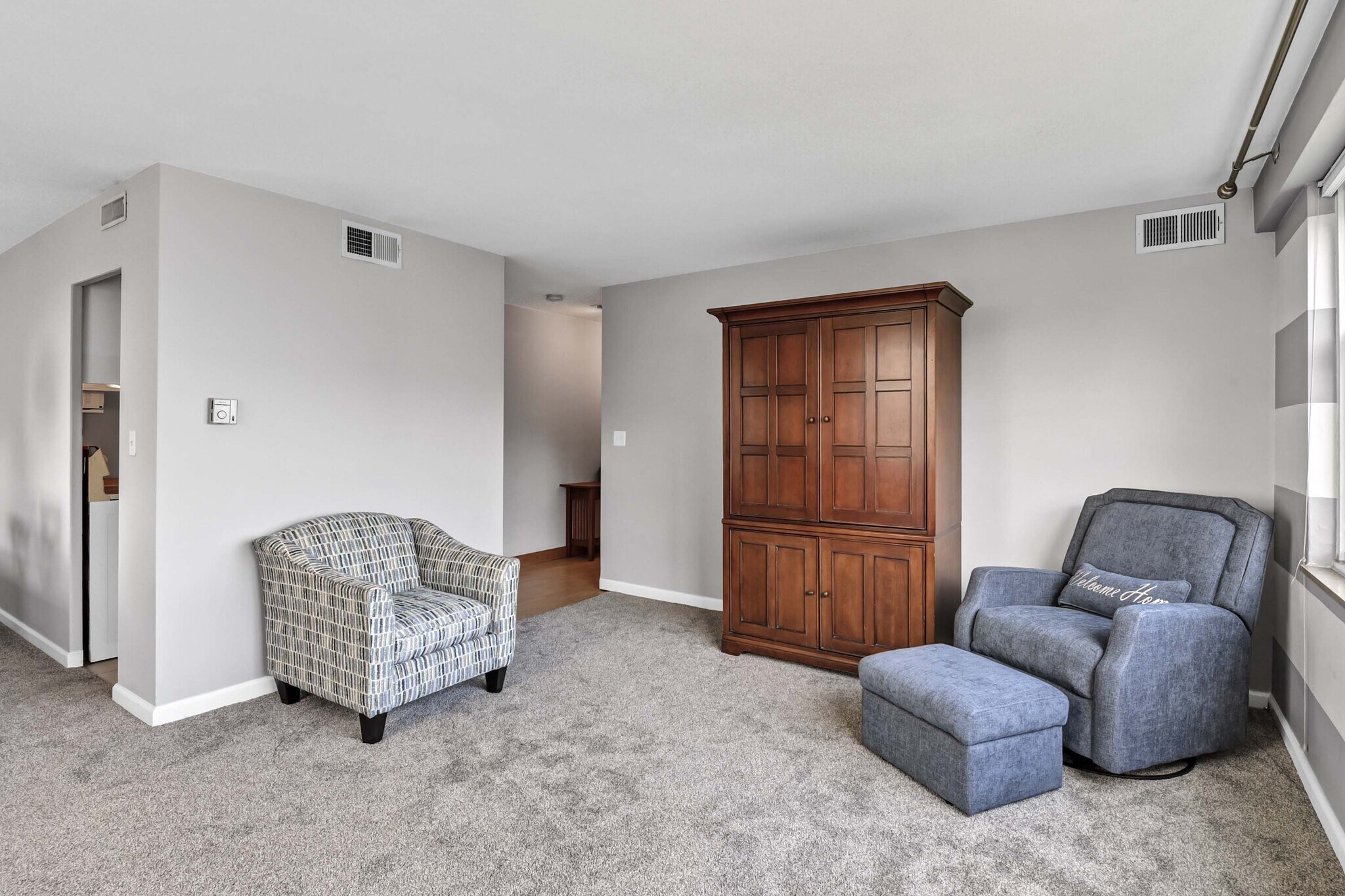 Building Photo - 11850 Edgewater Dr